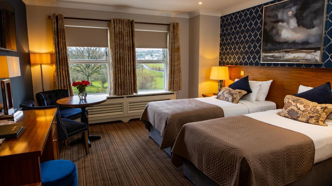 The Lakeside Hotel & Leisure Centre Killaloe Exterior photo