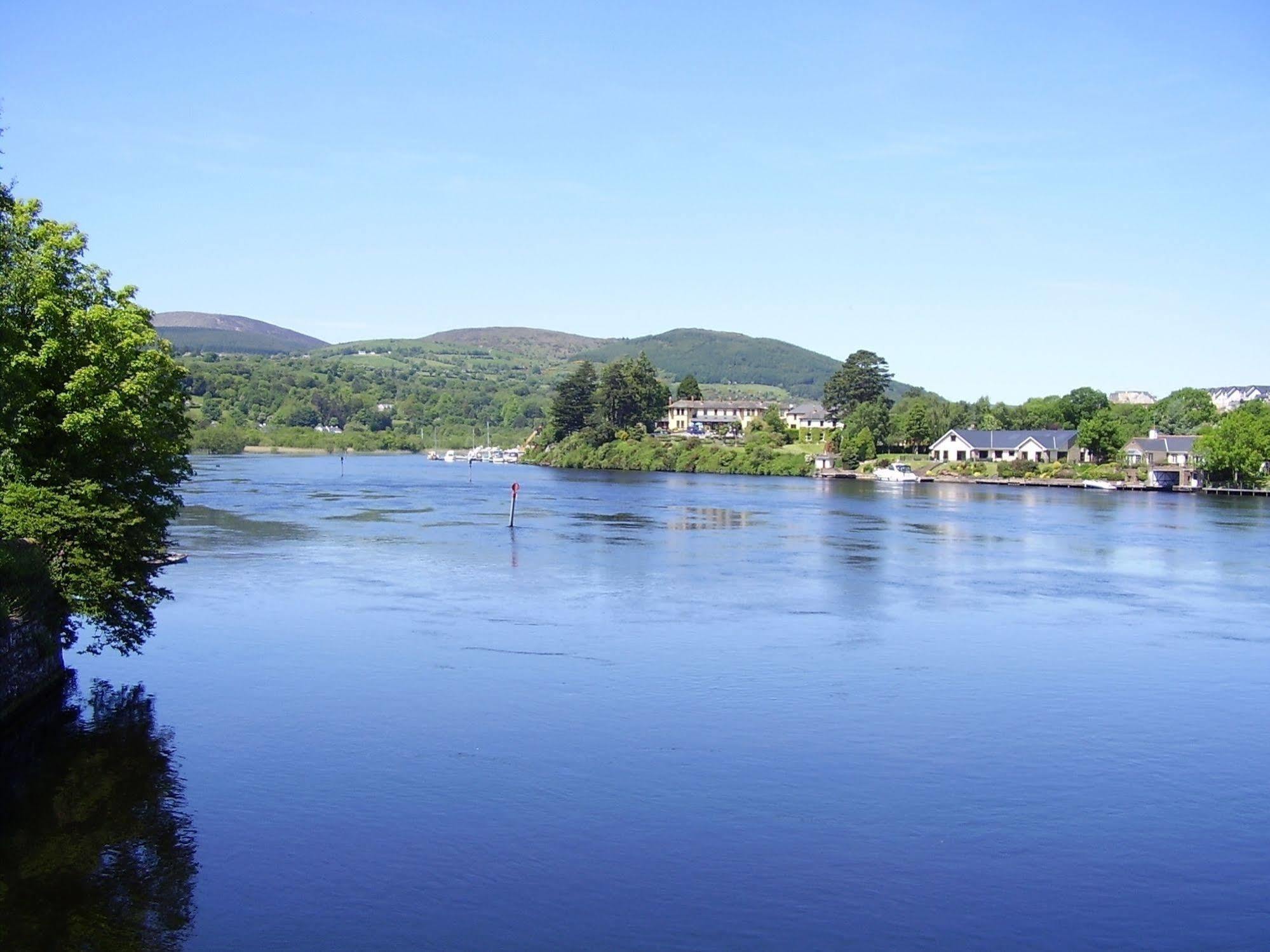 The Lakeside Hotel & Leisure Centre Killaloe Exterior photo